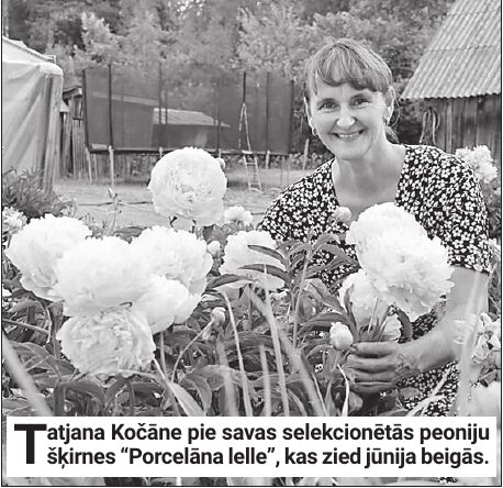 Selekcionāre Tatjana Kočāne rada ziedus, kas smaržo pēc vaniļas un krustnagliņām