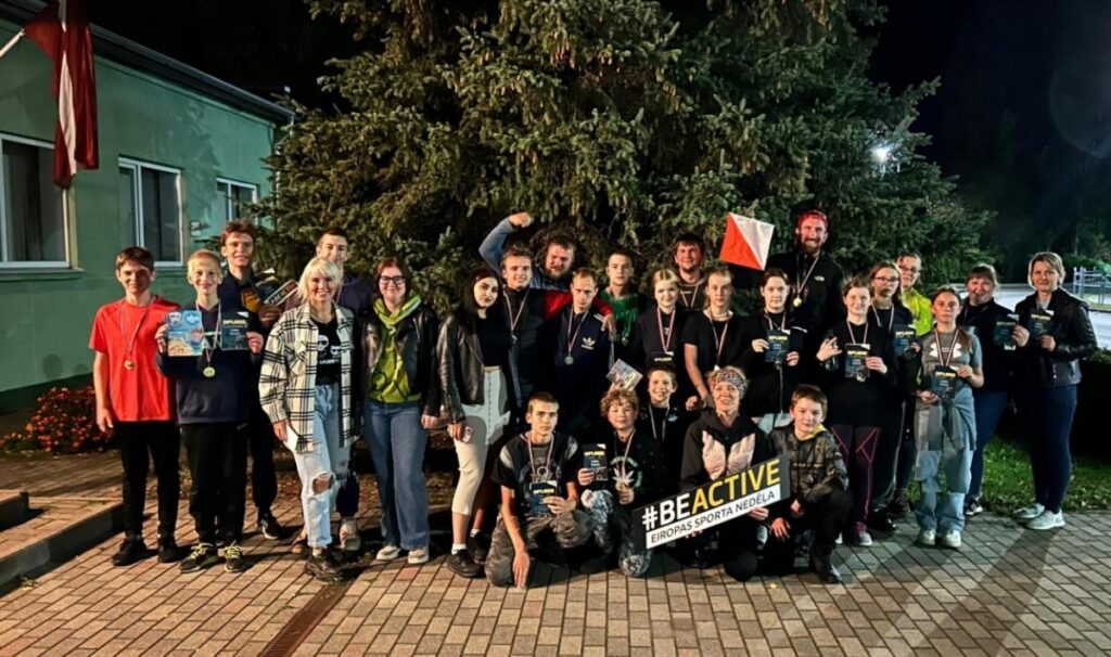 Aizvadīta sestā sporta nakts “Nakts orientēšanās” Riebiņos