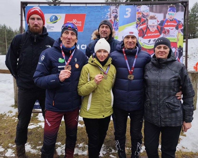 Piedalījās Latvijas veterānu sacensībās slēpošanā