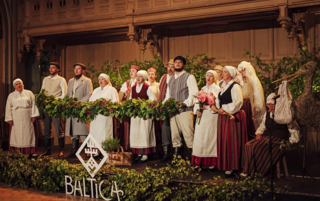 Etnogrāfiskais ansamblis “Rikava” – izcilības balvas folklorā saņēmējs 
