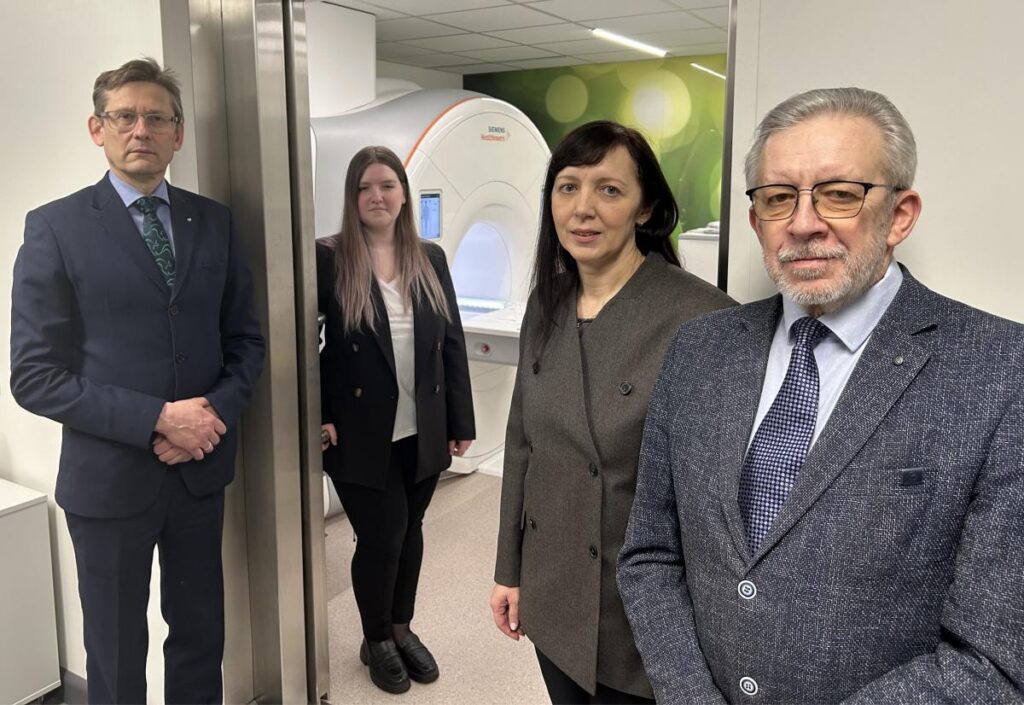 Rēzeknes slimnīcā atklāta jauna magnētiskās rezonanses iekārta
