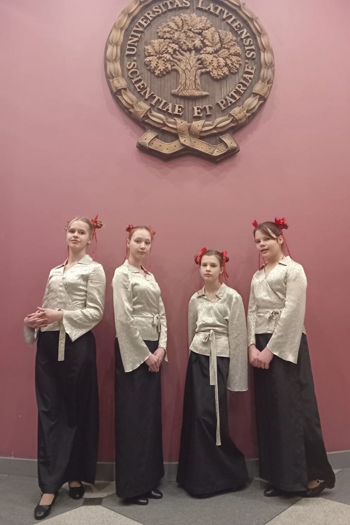 3.lp_.20kraslava_kiniesu20valoda.jpg
