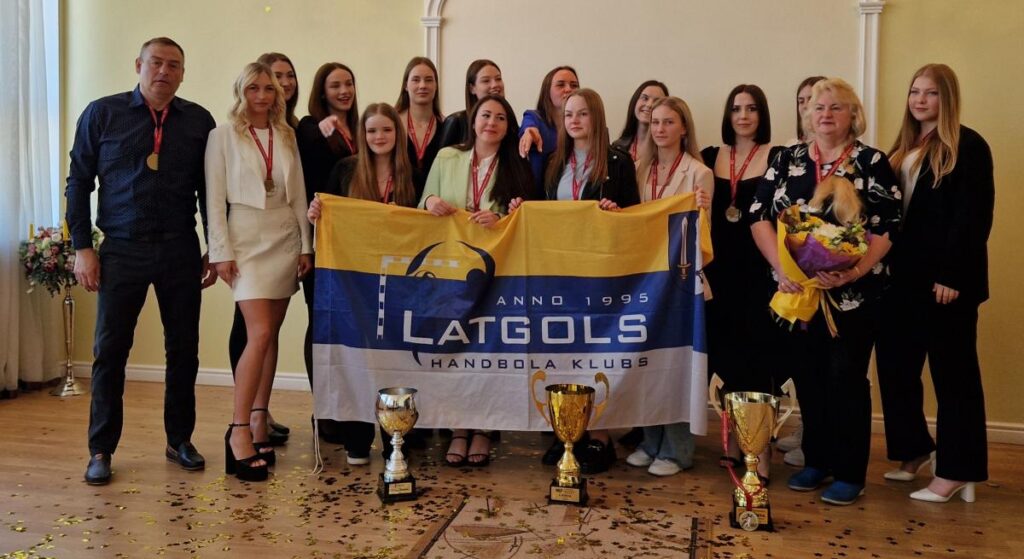 Ludzas handbolistes kļūst par Latvijas čempionēm