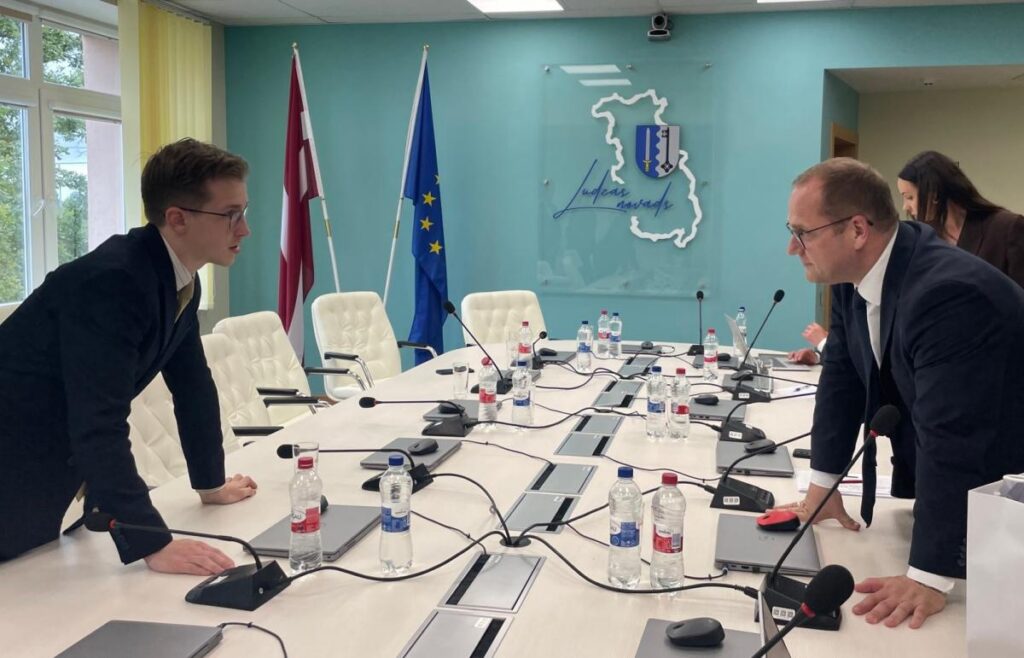 Latgales pašvaldību vadītāji Ludzā diskutēja ar ministru