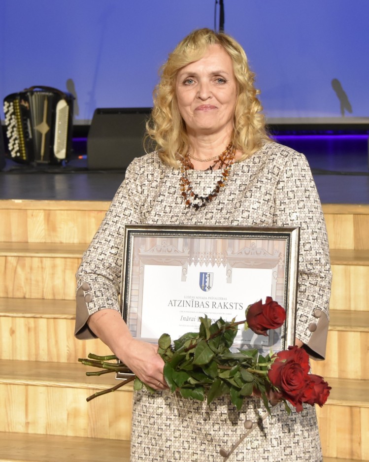 Ludzā svin Skolotāju dienu – godināti novada pedagogi