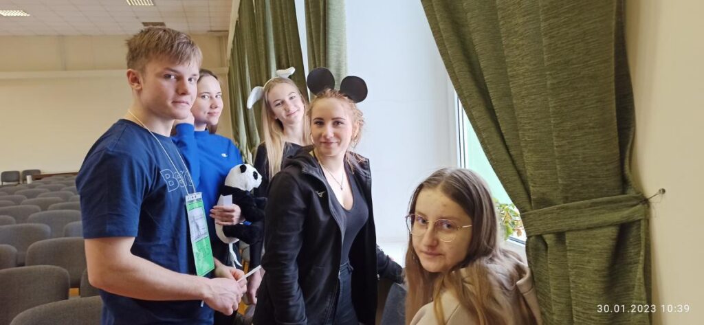 Jaunieši Kārsavā mācās diskutēt par aizspriedumiem un toleranci