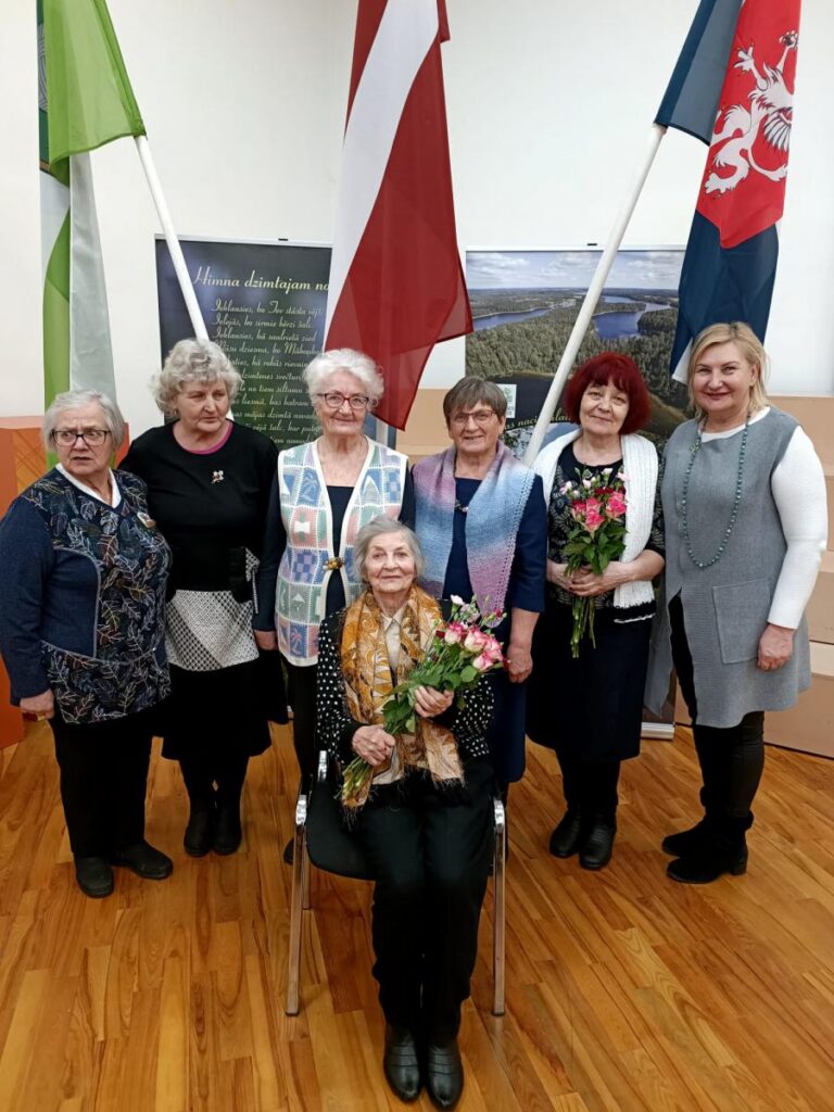 Ludzānietēm panākumi senioru literārās jaunrades  konkursā