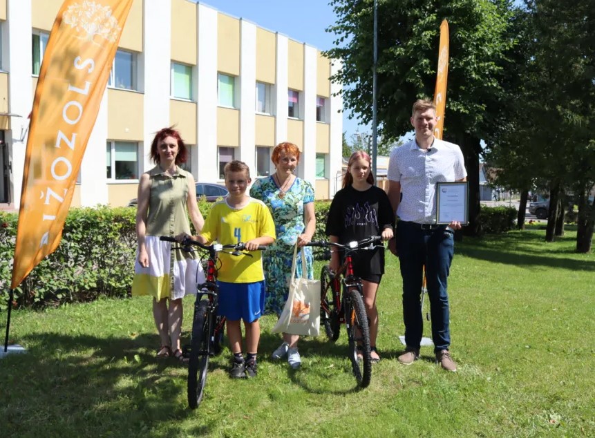 Ludzas novada Bērnu un jauniešu centra Velopulciņš dāvanā saņem velosipēdus