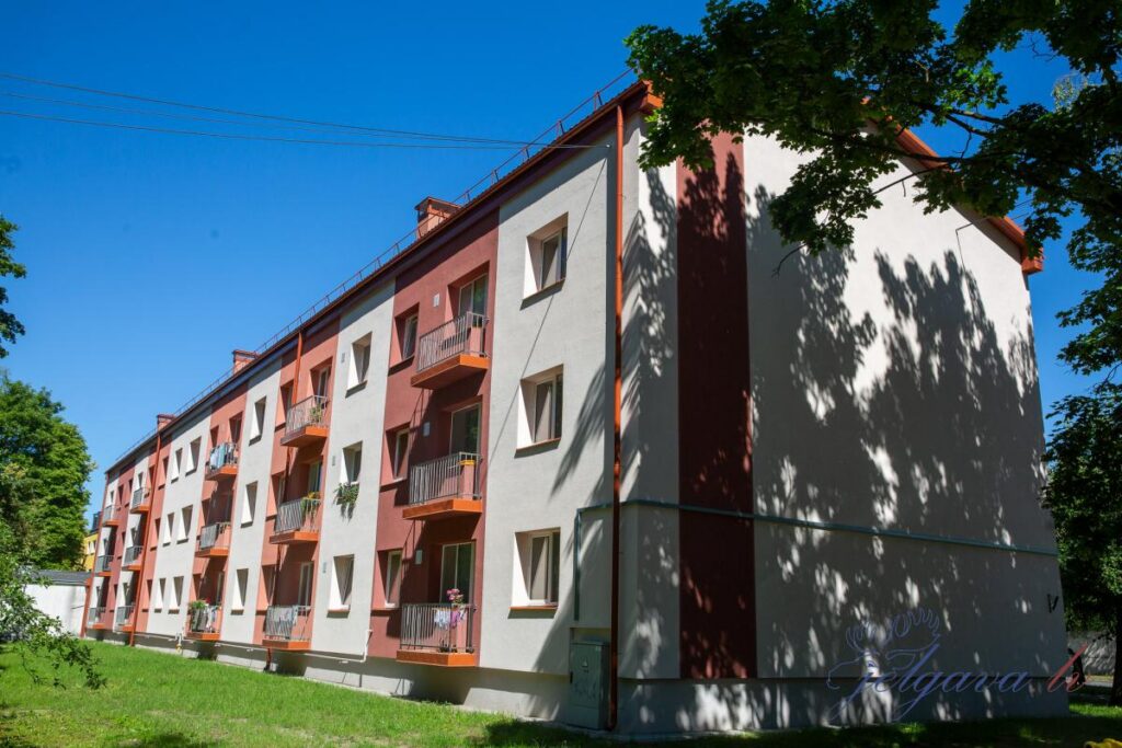Konkursam piesaka piecas Jelgavas daudzdzīvokļu ēkas
