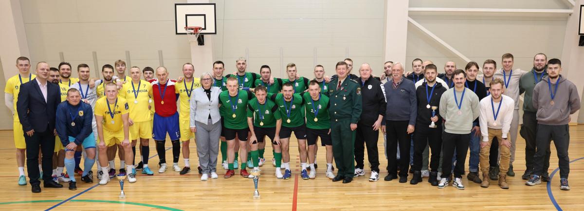 5.lpp20Robezsargi-ieguva-zelta-kausu-IeM-futbola-sacensibas-24.11.20252028129.jpg