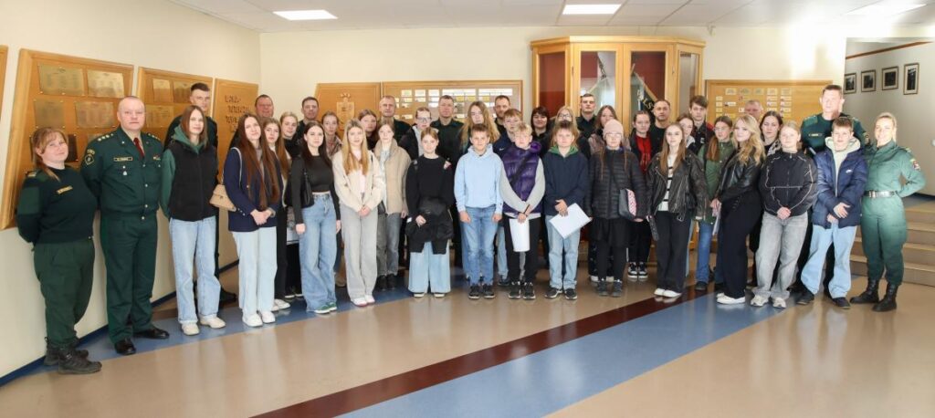 Robežsarga profesiju Ēnu dienā iepazina 27 skolēni 