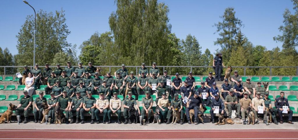 Sacensībās tiekas Latvijas, Lietuvas un Moldovas kinologi un dienesta suņi