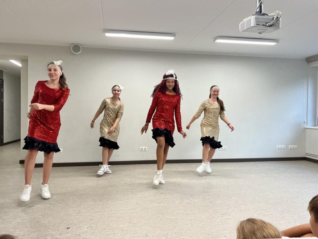 Rēzeknes novada bērni un jaunieši piedalās latviešu diasporas nometnē