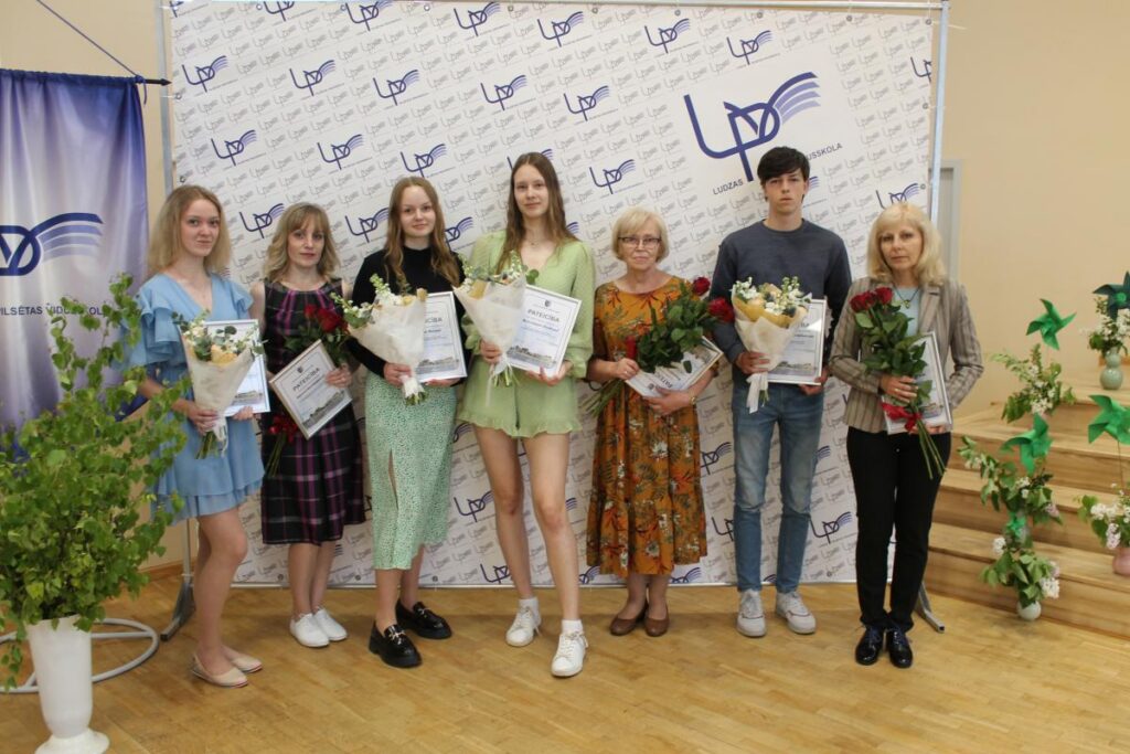 Ludzas novadā mācību gada noslēgumā sveic olimpiāžu uzvarētājus un viņu skolotājus