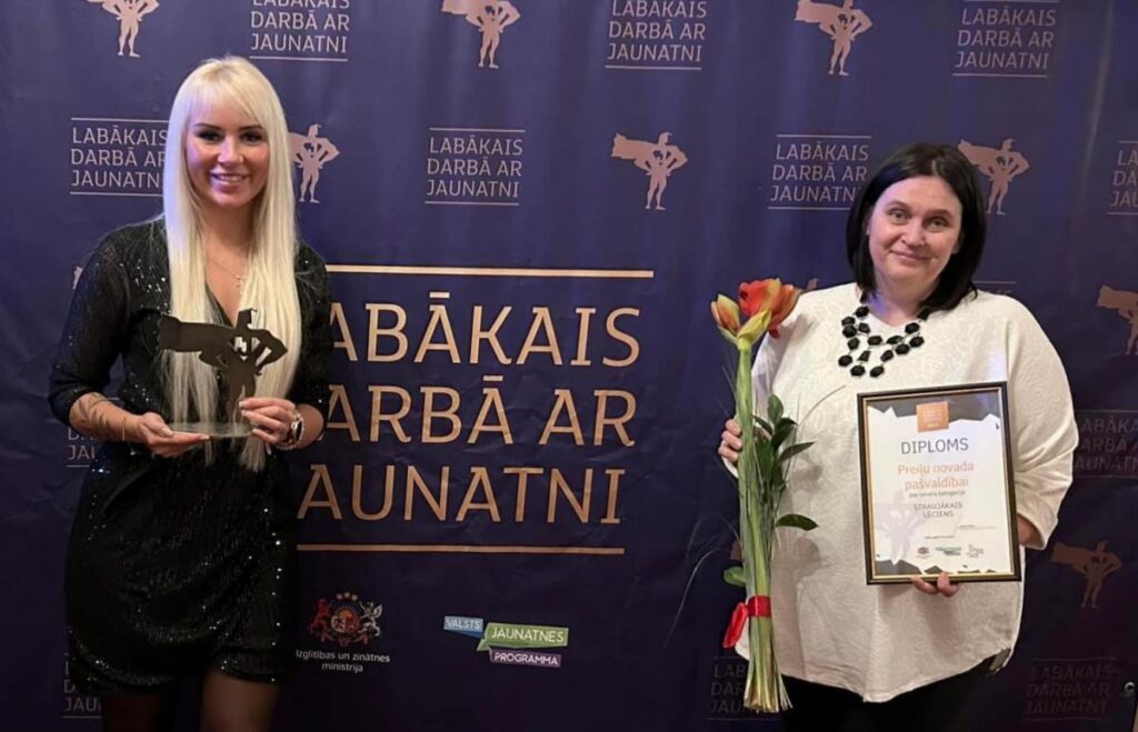 Preiliešiem un līvāniešiem pasniegtas jaunatnes balvas