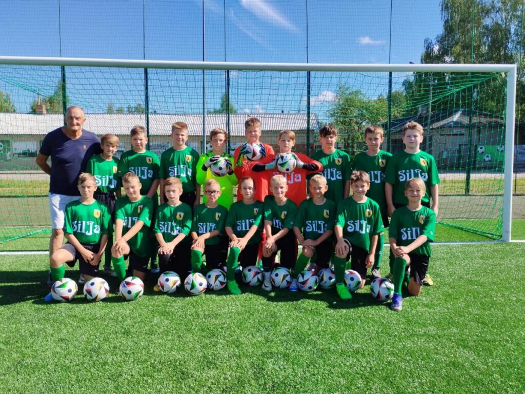 Preiļu futbolistiem – jaunas formas un bumbas