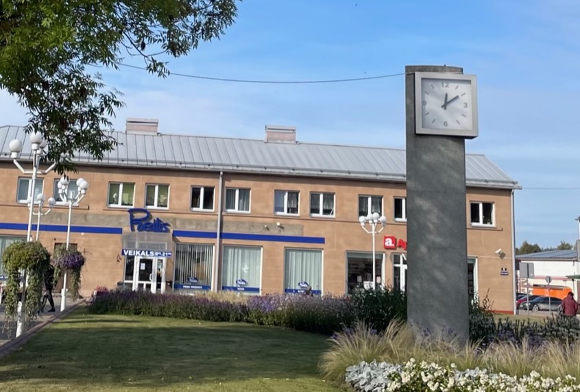 Preiļos atjaunots pilsētas centra laukuma pulkstenis