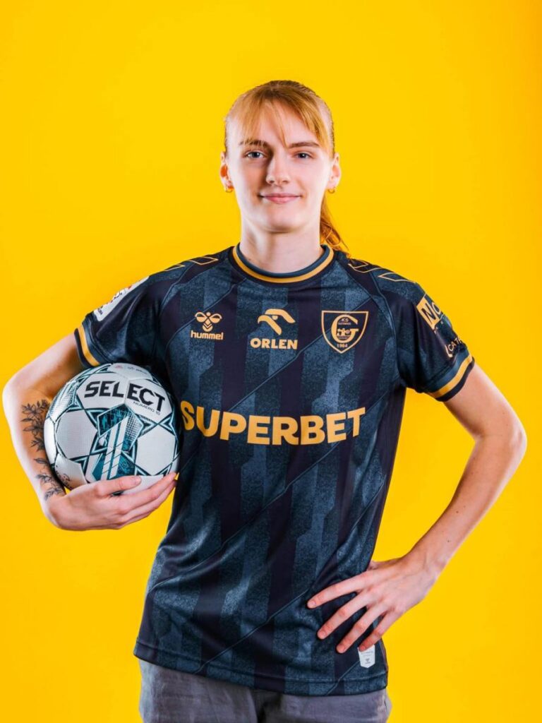 Līvāniete Santa Sanija Vuškāne dodas profesionālās futbolistes gaitās