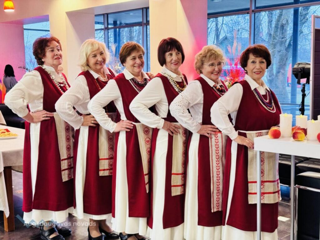 Aizvadīts deju kolektīvu sadancis Augšdaugavas novadā