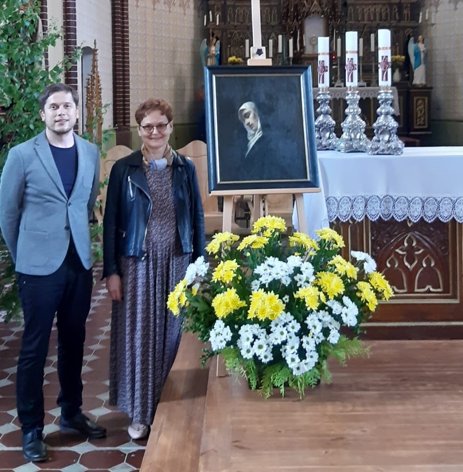 Līksnas baznīcā atgriezās Sāpju Dievmātes glezna