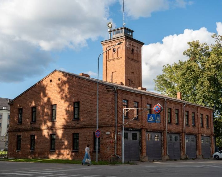 Daugavpils pašvaldība savā īpašumā pārņems vēsturisko ugunsdzēsēju depo Rīgas ielā