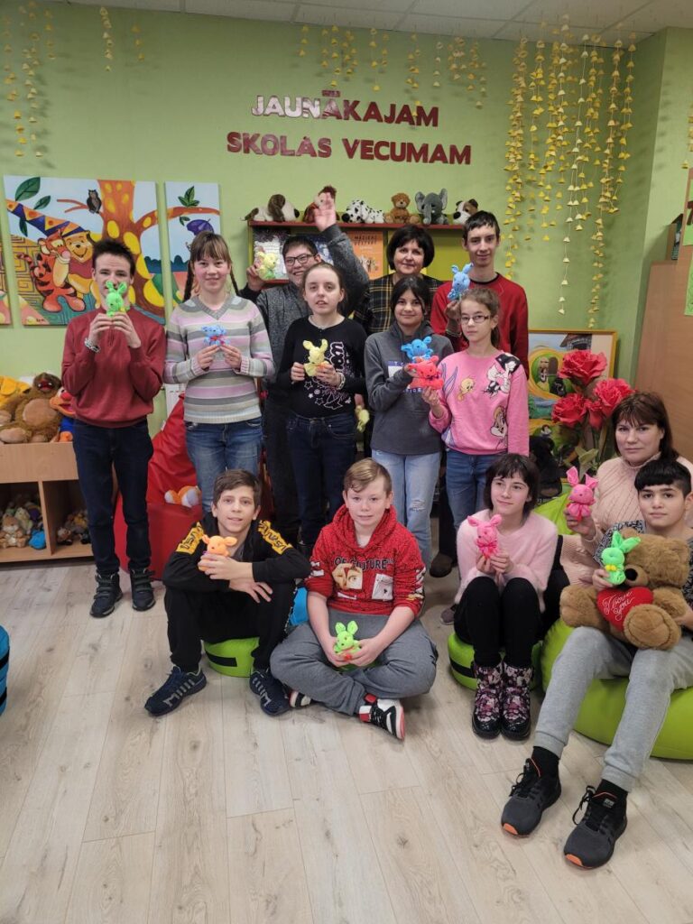 Izzinoši radošā stunda “Švīk, švāk, zaķi nāk!”