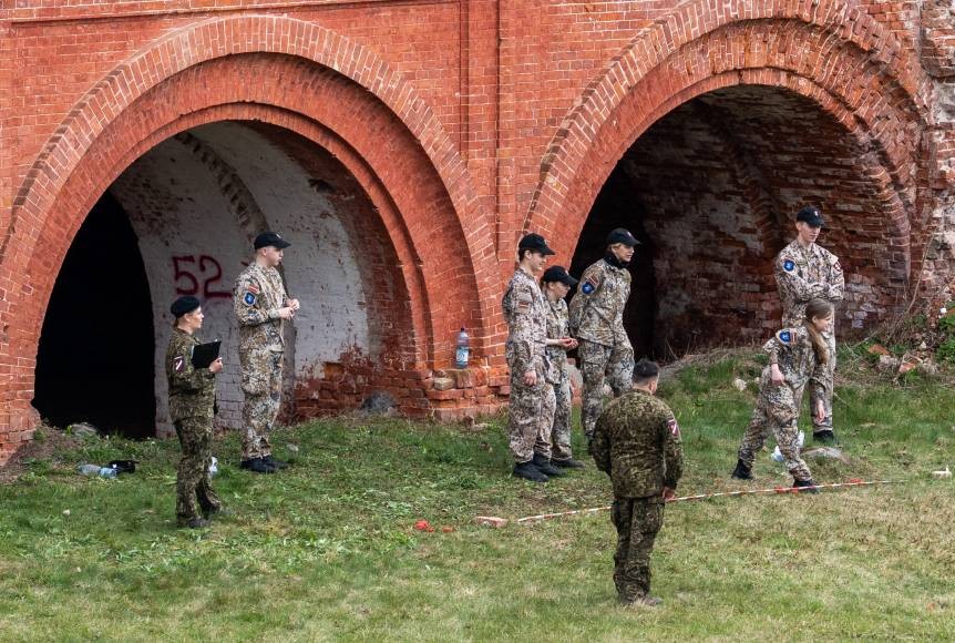 Daugavpilī jaunieši pārbauda zināšanas visaptverošās valsts aizsardzības sacensībās