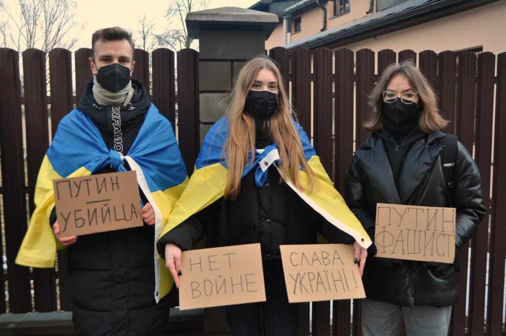 Daugavpilī notika mītiņš Ukrainas atbalstam