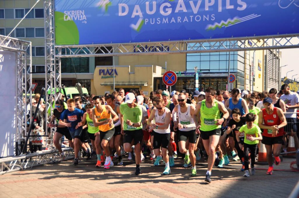 Daugavpilī skrēja īsās distances un pusmaratonu