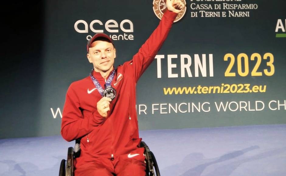 Iegūst 3. vietu Pasaules čempionātā ratiņpaukošanā