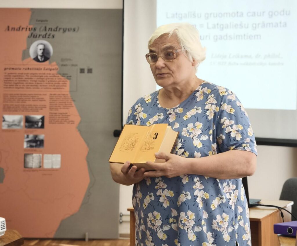 Rēzeknē atklāj izstādi par grāmatniecības darbiniekiem