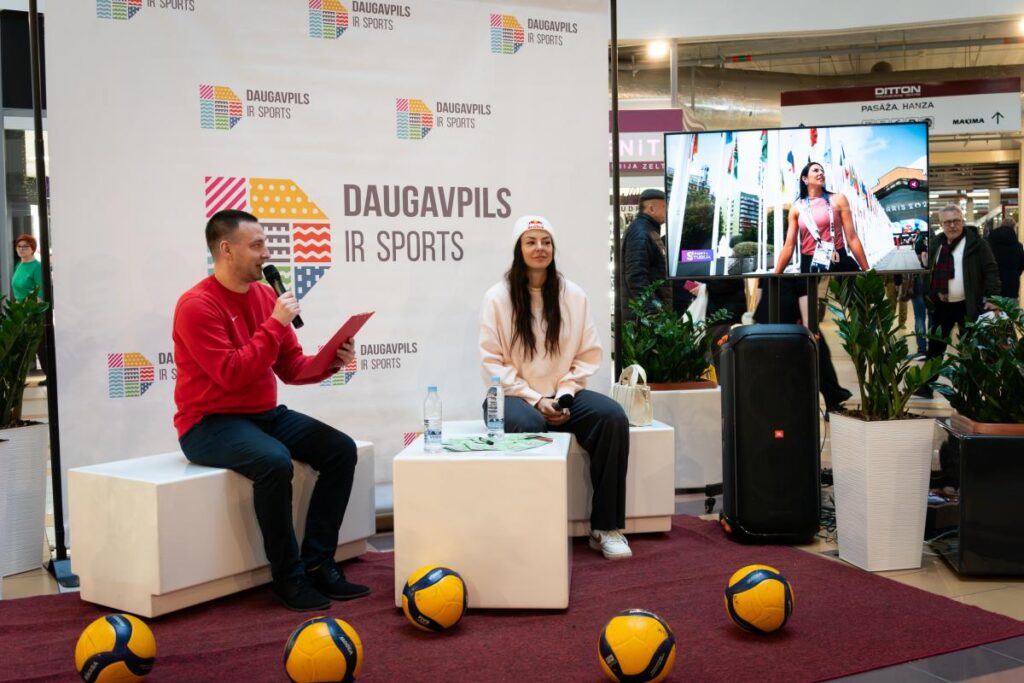 Daugavpilī fani tikās ar volejbolisti Anastasiju Samoilovu
