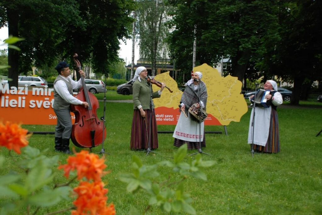 Daugavpilieši un viesi svinēja Daugavpils dzimšanas dienu