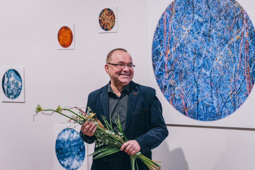 Siguldā fotoizstāde par Latvijas dabas mikrokosmosa pētījumiem