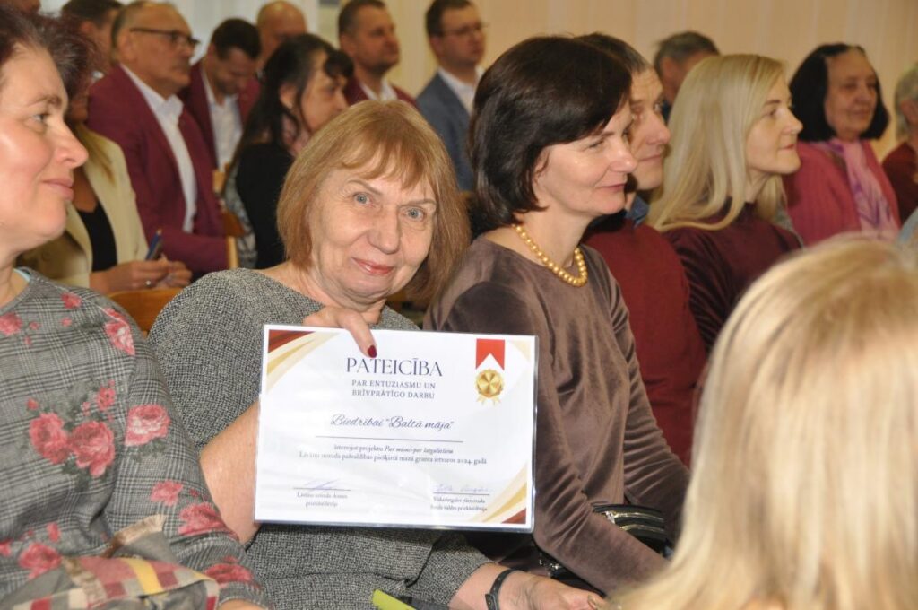 Rudzātos pateicās savas vides veidotājiem