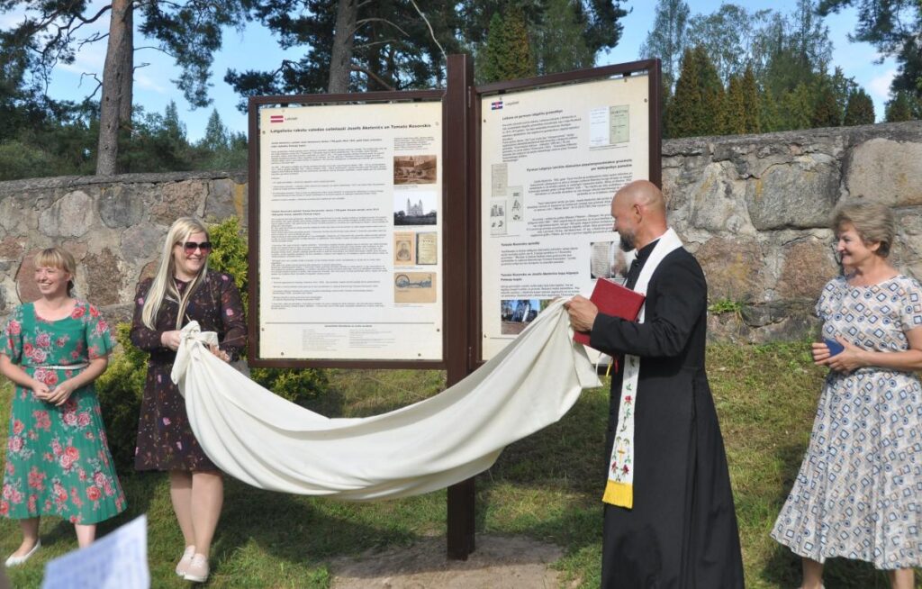 Līksnieši runāja par bitēm un garīdzniekiem Jozefu Akeleviču un Tomašu Kosovski