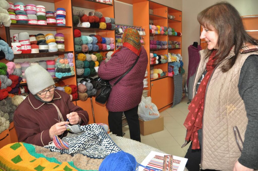 Preiļos akcijā “Šalle Latvijai” ieadīja spēku un atmiņas