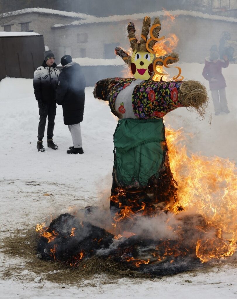 Preiļos krāšņi nosvinēta Masļeņica