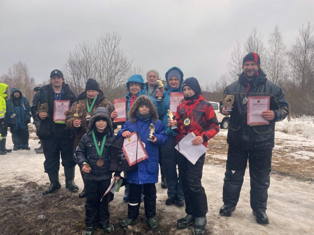 Mazi un lieli makšķernieki sacentās par Preiļu novada čempionāta godalgām