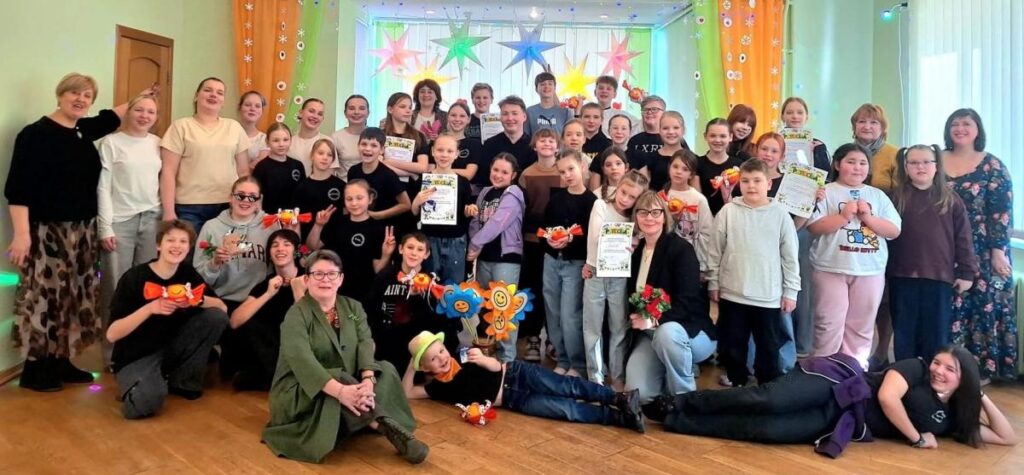 Preiļu teātra “Mednieki” aktieri piedalās sporta turnīrā