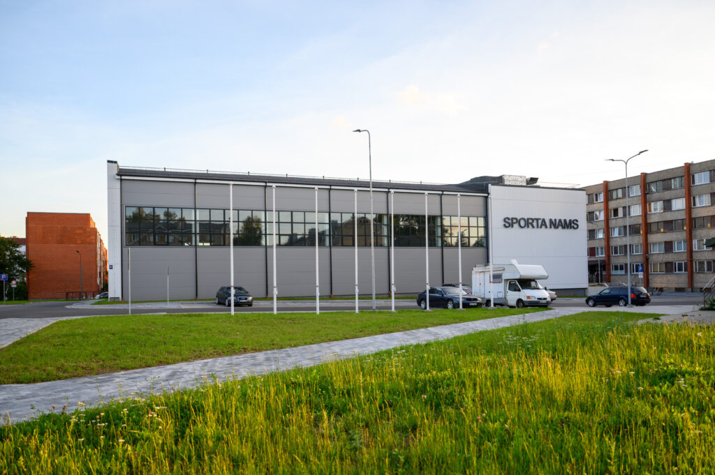 Rēzeknē izveidots moderns trīsstāvu sporta centrs