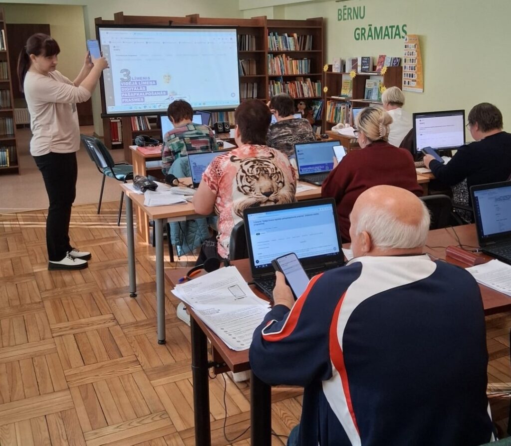 Bērziņu pagasta iedzīvotāji pilnveido digitālās prasmes