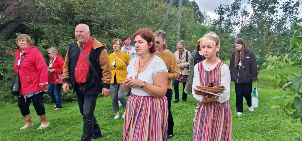 Zaļenieku erudīti tuvāk iepazīst kaimiņus