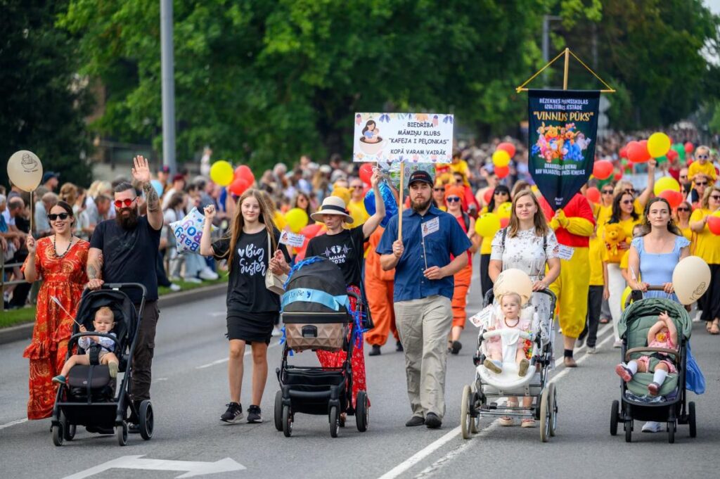 Krāšņi nosvinēta Rēzeknes 741. dzimšanas diena